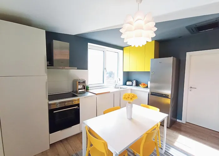 Art Penthouse Apartment *